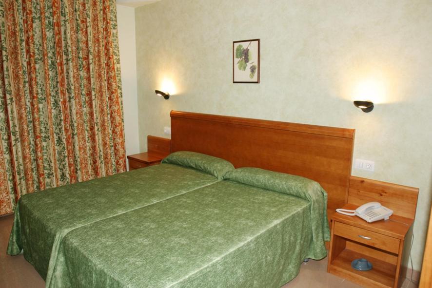 Hotel Fonda Neus Sant Sadurní dʼAnoia Dış mekan fotoğraf