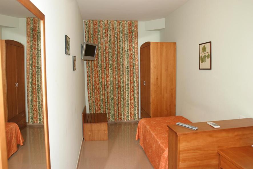 Hotel Fonda Neus Sant Sadurní dʼAnoia Dış mekan fotoğraf