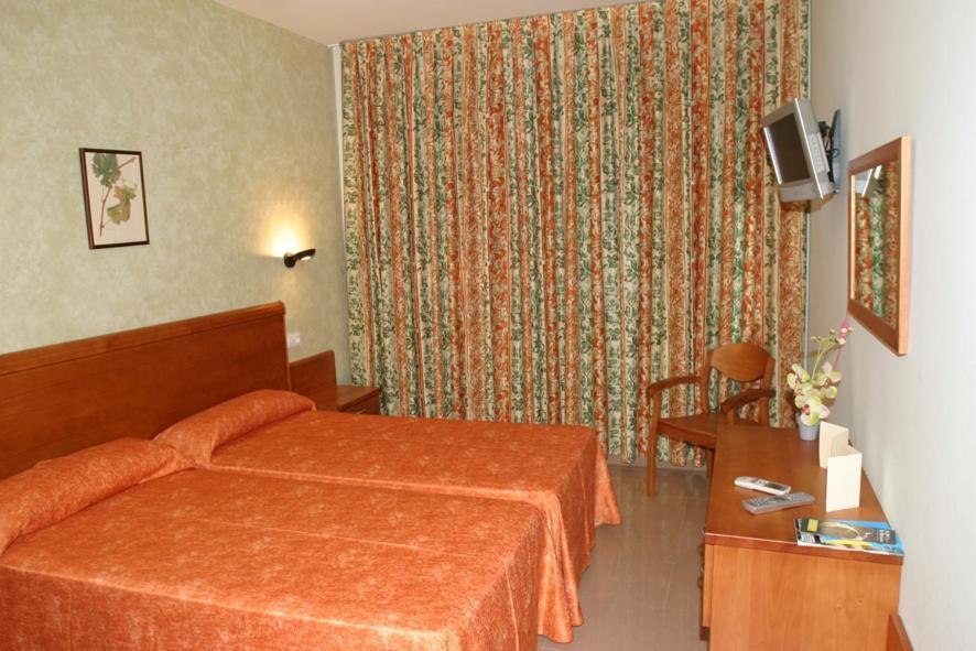Hotel Fonda Neus Sant Sadurní dʼAnoia Dış mekan fotoğraf