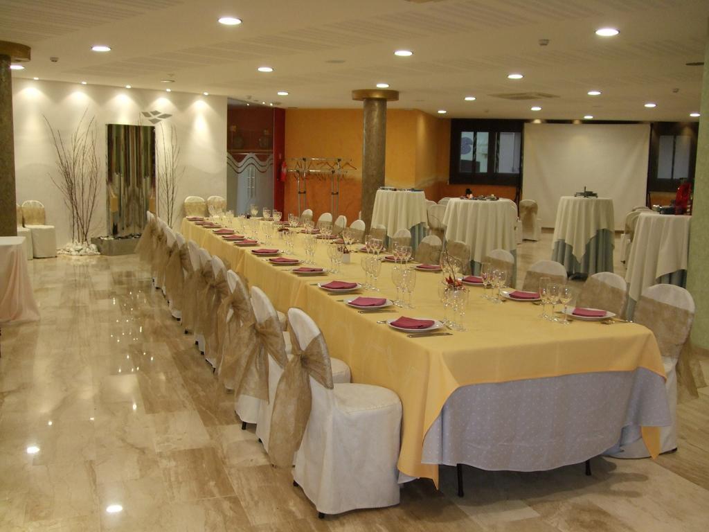 Hotel Fonda Neus Sant Sadurní dʼAnoia Dış mekan fotoğraf